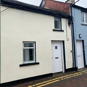 2 Bed Townhouse Eyre Square Centre Galway