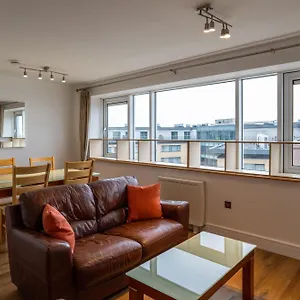 Geata Na Cathrach - Lakeside Appartement